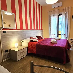 https://lopera-rooms.hotelinveneto.com